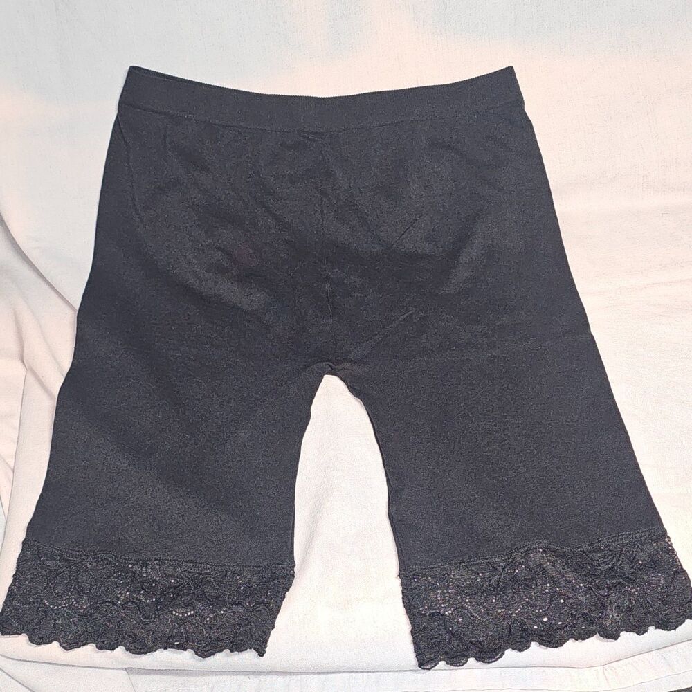 Feathers Maternity Black Lace Trim Slip Shorts Womens Size 0/S Layering Shorts